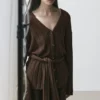 Strikket cardigan med detalj i midjen Strikket cardigan med detalj i midjen