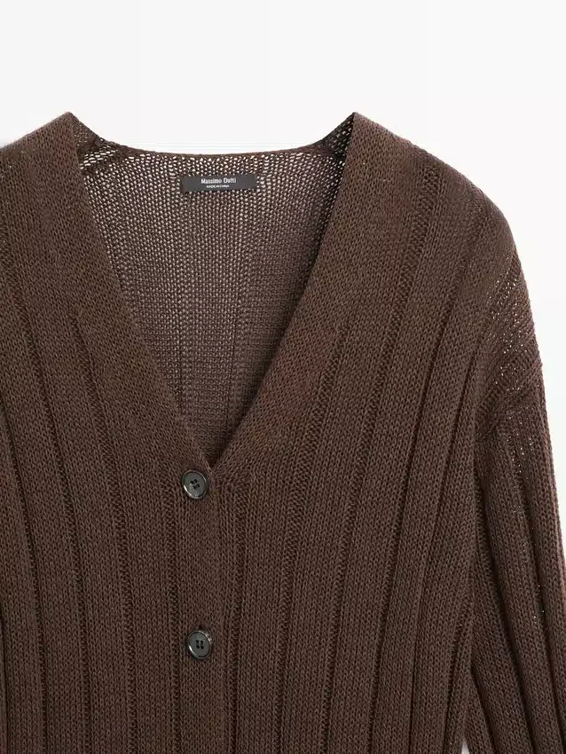 Strikket cardigan med detalj i midjen Strikket cardigan med detalj i midjen