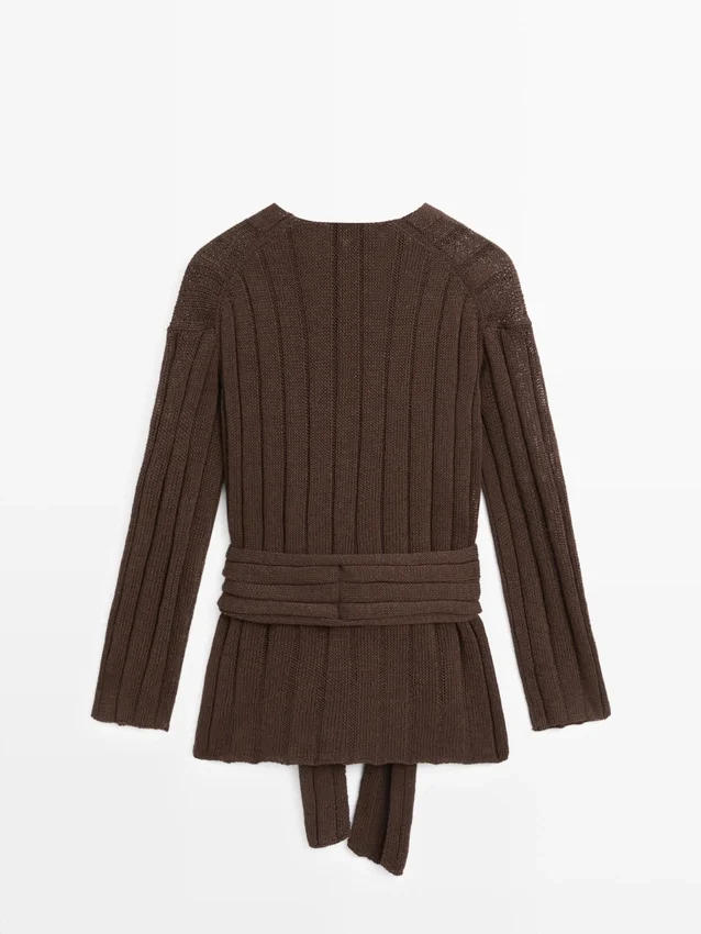 Strikket cardigan med detalj i midjen Strikket cardigan med detalj i midjen