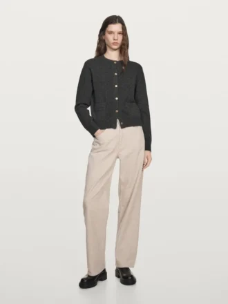 Strikket cardigan med gullknapper Strikket cardigan med gullknapper
