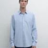 Stripet poplin-skjorte med normal passform Stripet poplin-skjorte med normal passform