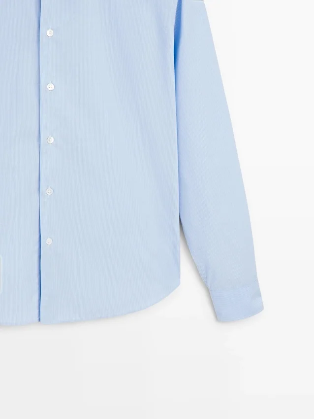 Stripet poplin-skjorte med normal passform Stripet poplin-skjorte med normal passform