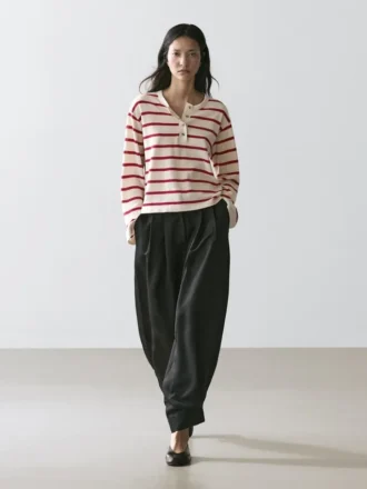 Stripet strikket bomulls-henley-genser