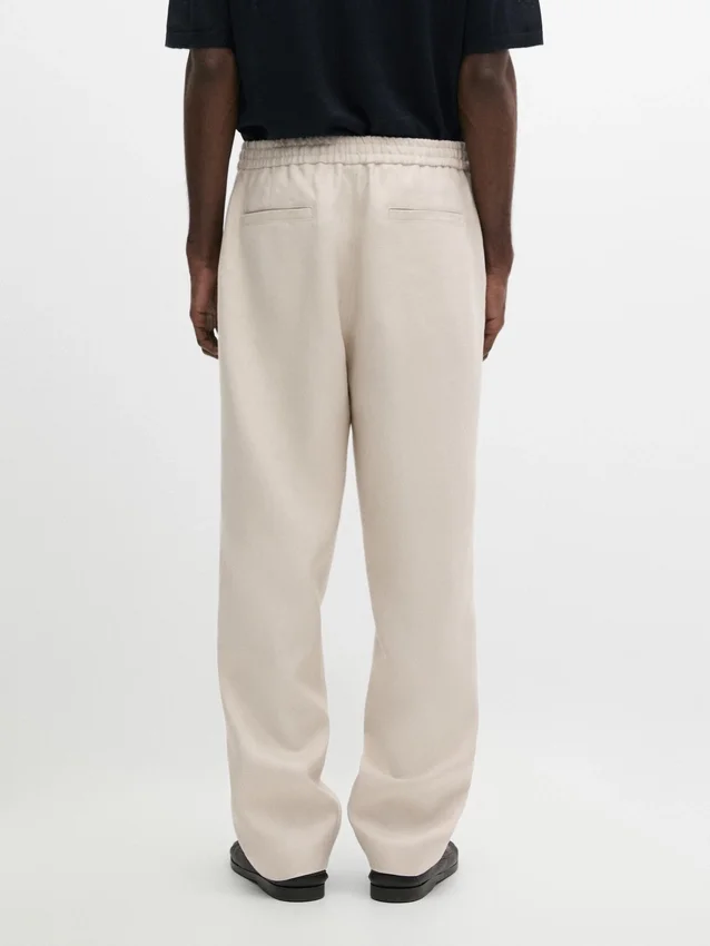 Total Look-linnebukser med detalj i livet Total Look-linnebukser med detalj i livet